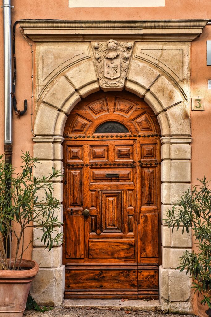 玄関の壁に発生したカビを効果的に取り除く方法は？