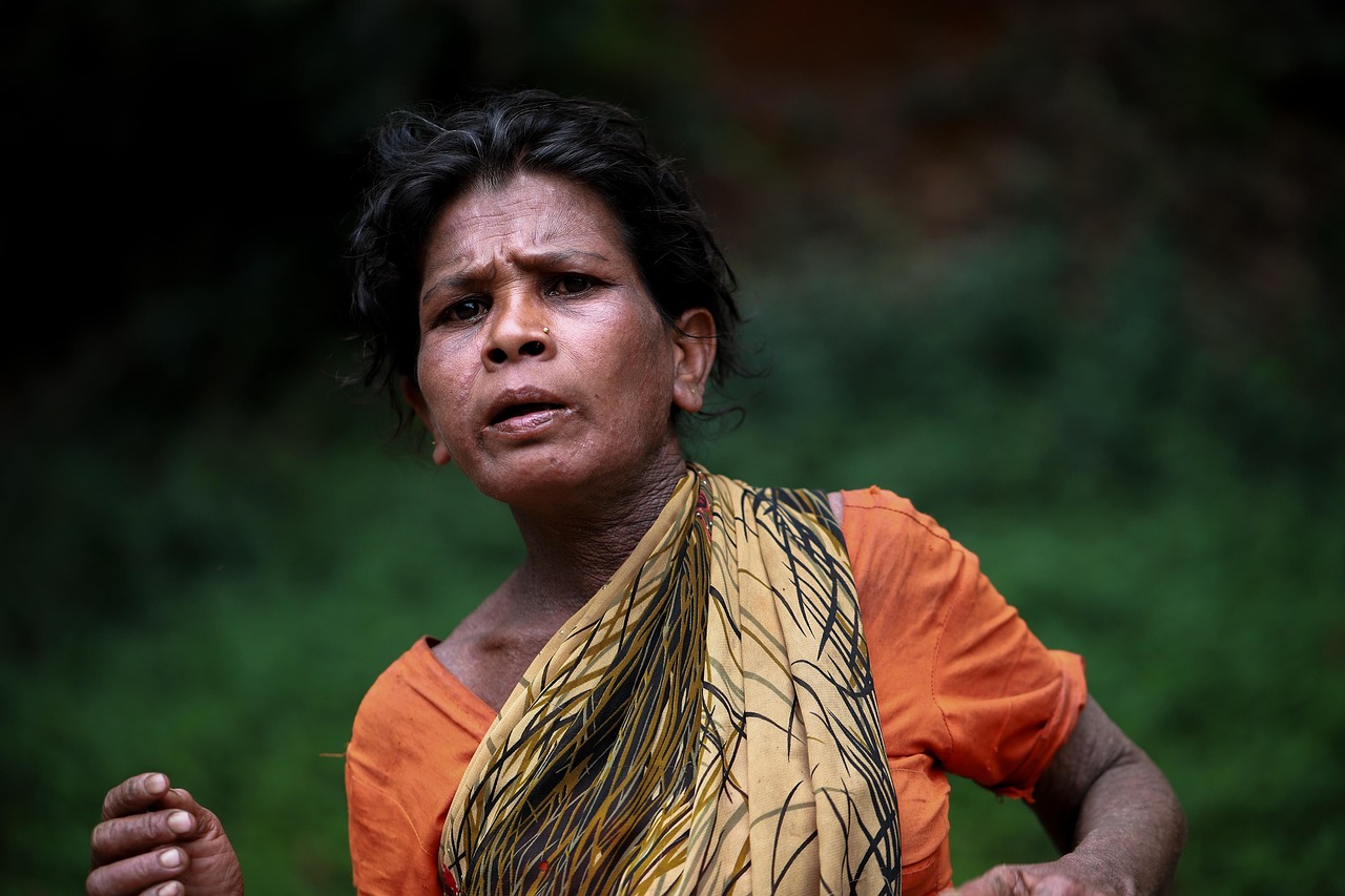 除湿機を使って梅雨時期の電気代を抑える方法は？