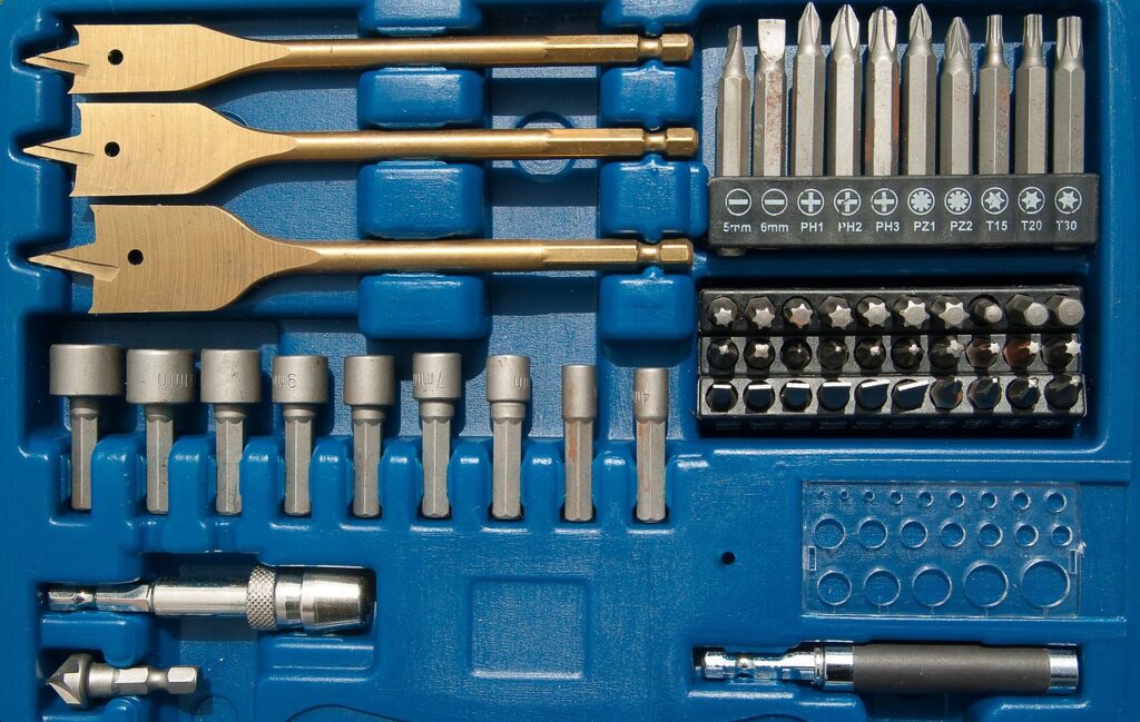 エアコンのドライ機能を使ったカビ掃除を自分で安全に行う方法は？